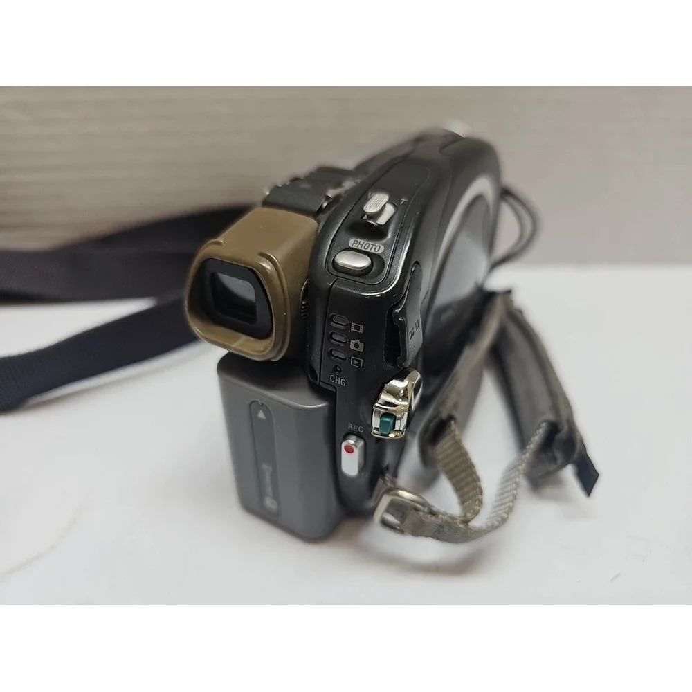 Sony Handycam DCR-DVD92 Digital Mini DVD Disc‎ Camcorder - For Parts